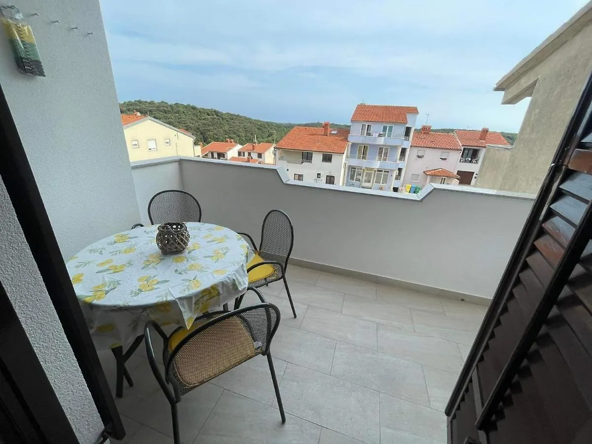 Charming Apartments In プーラ