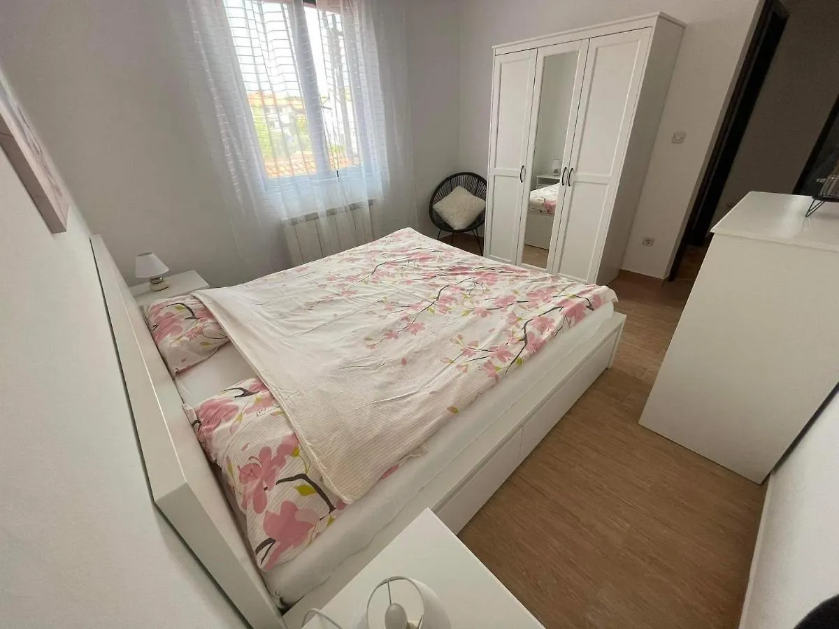 Charming Apartments In プーラ