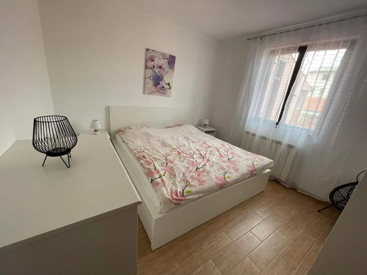 Charming Apartments In プーラ