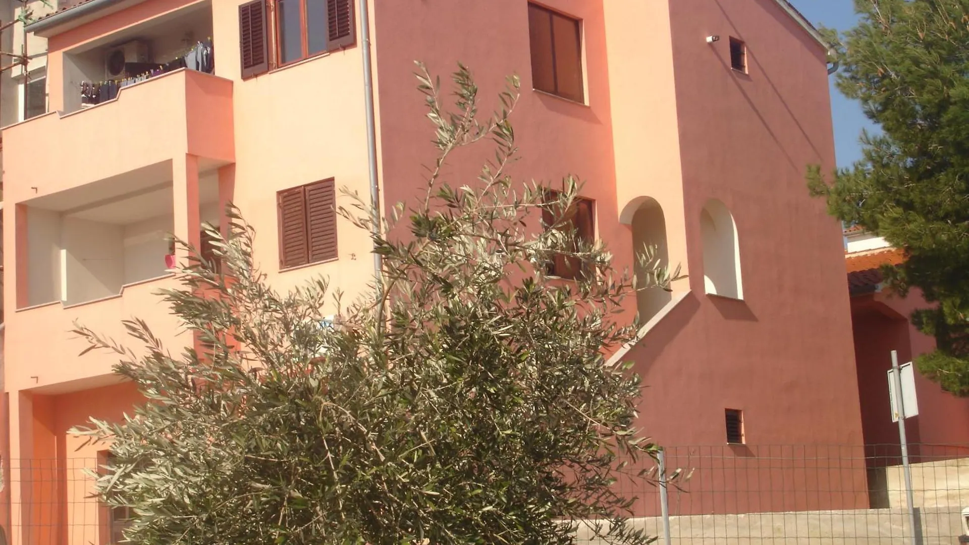 Charming Apartments In プーラ