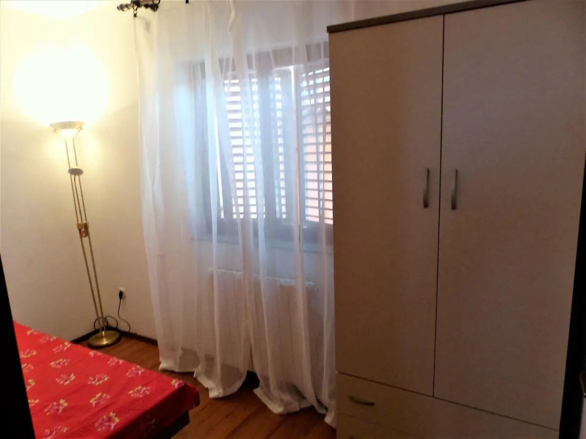 Charming Apartments In プーラ
