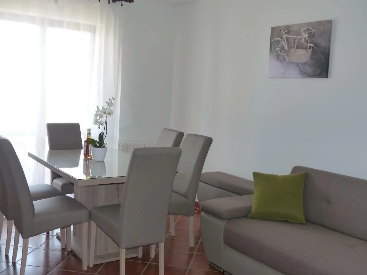 Charming Apartments In プーラ